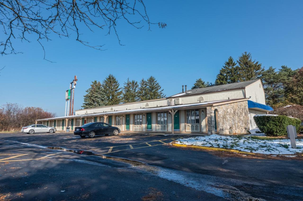 Oyo Hotel Wadsworth Oh I-76 Luaran gambar